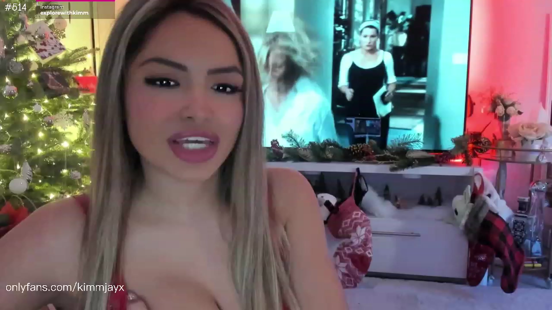 Gallery image thumbnail from Kimmjayx's myfreecams stream on, 12/24/2022, 08:46 image 11 of 20