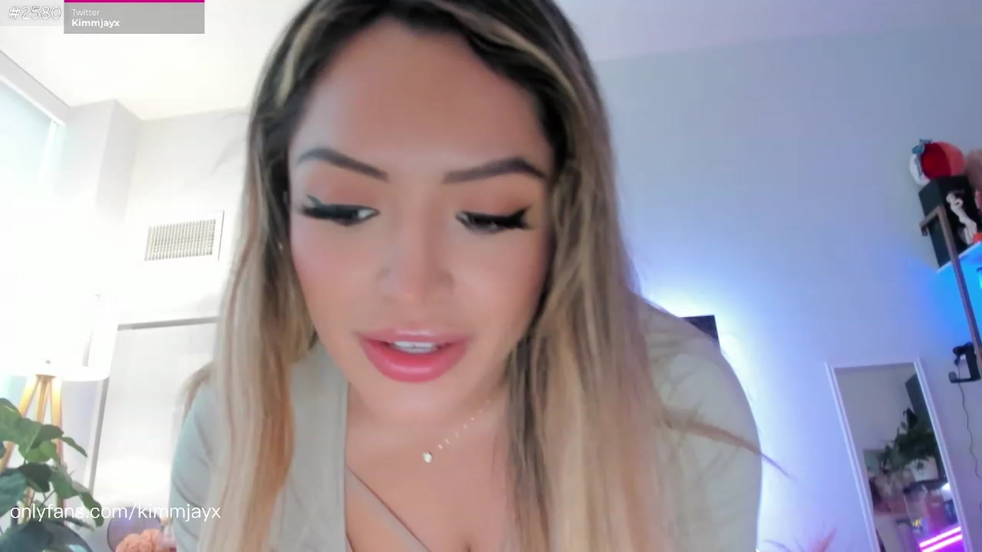 Gallery image thumbnail from Kimmjayx's myfreecams stream on, 02/03/2023, 21:16 image 19 of 20