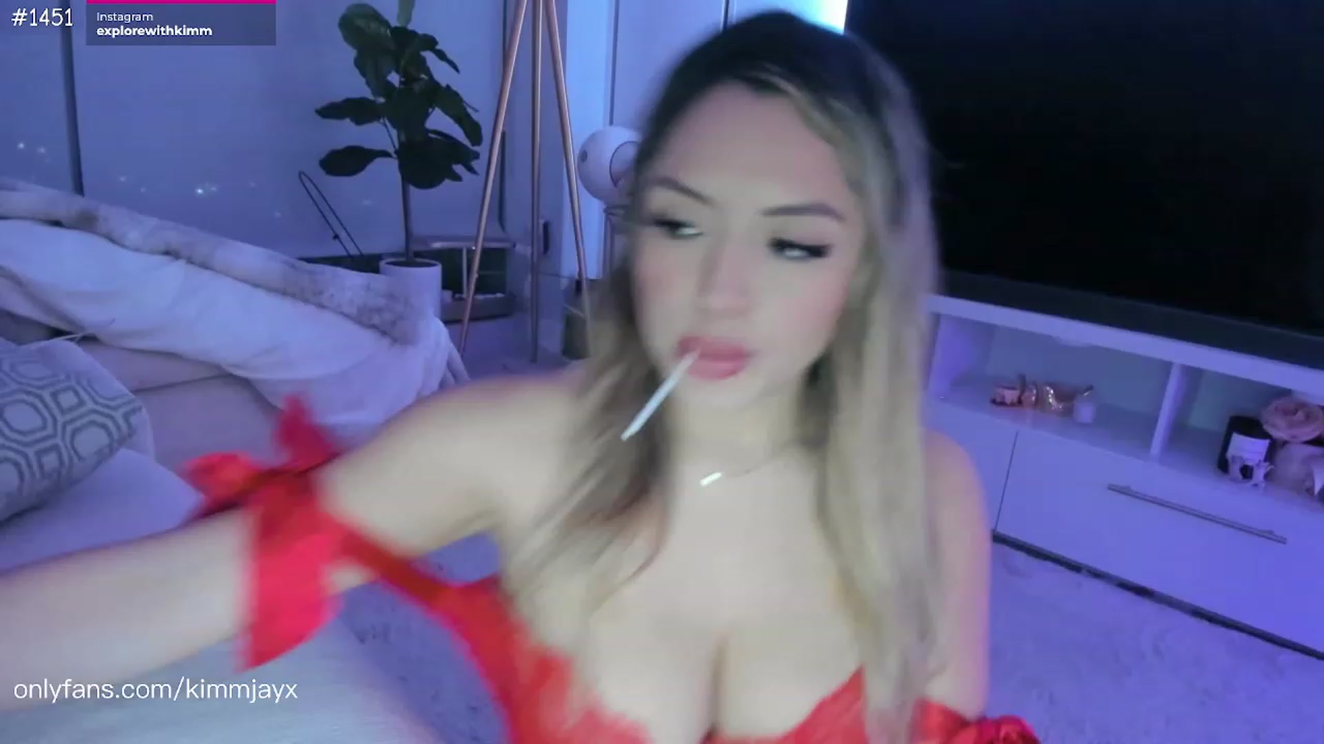 Gallery image thumbnail from Kimmjayx's myfreecams stream on, 02/14/2023, 07:46 image 1 of 20
