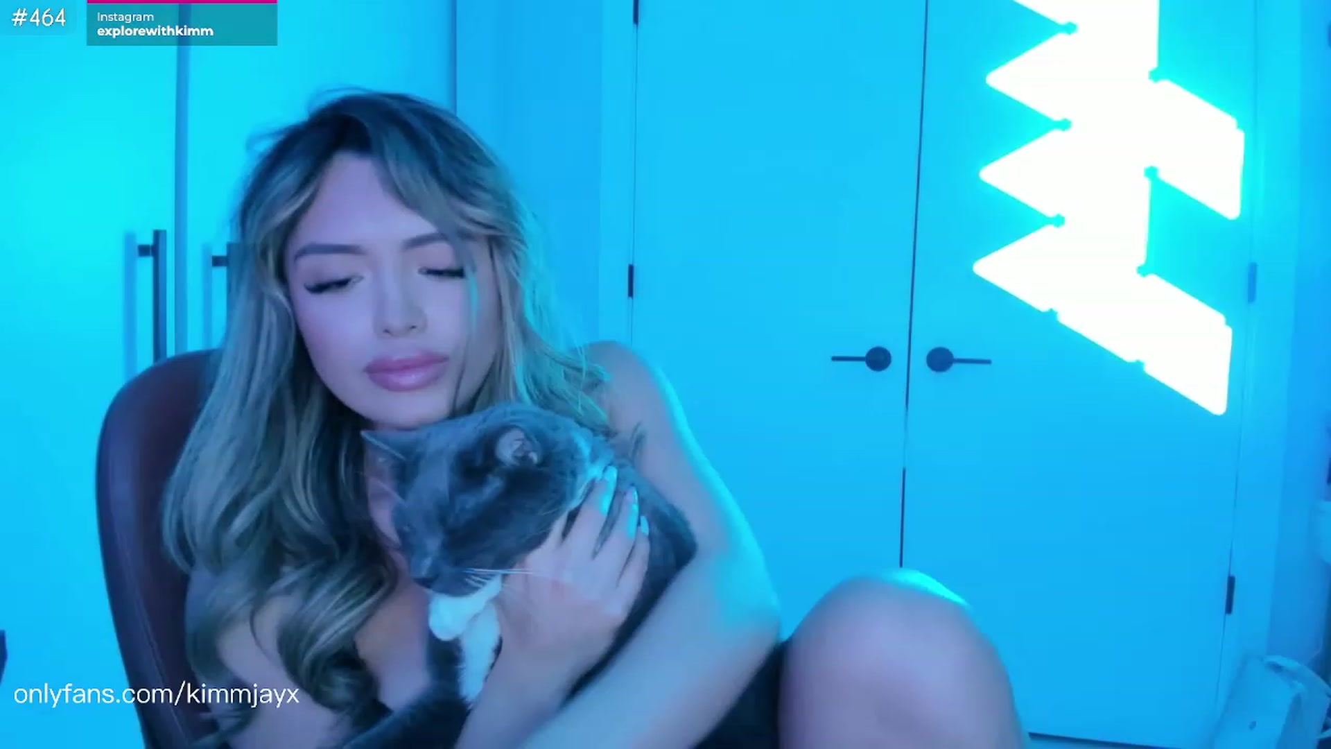 Gallery image thumbnail from Kimmjayx's myfreecams stream on, 04/07/2023, 07:41 image 17 of 20