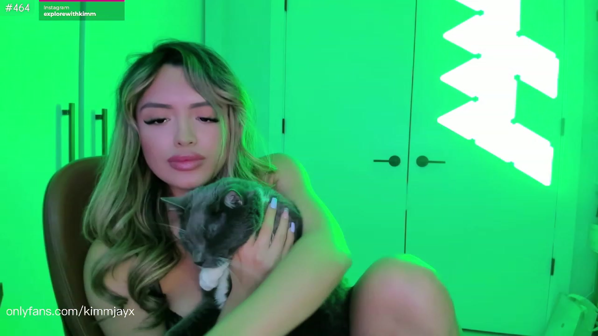 Gallery image thumbnail from Kimmjayx's myfreecams stream on, 04/07/2023, 07:41 image 16 of 20