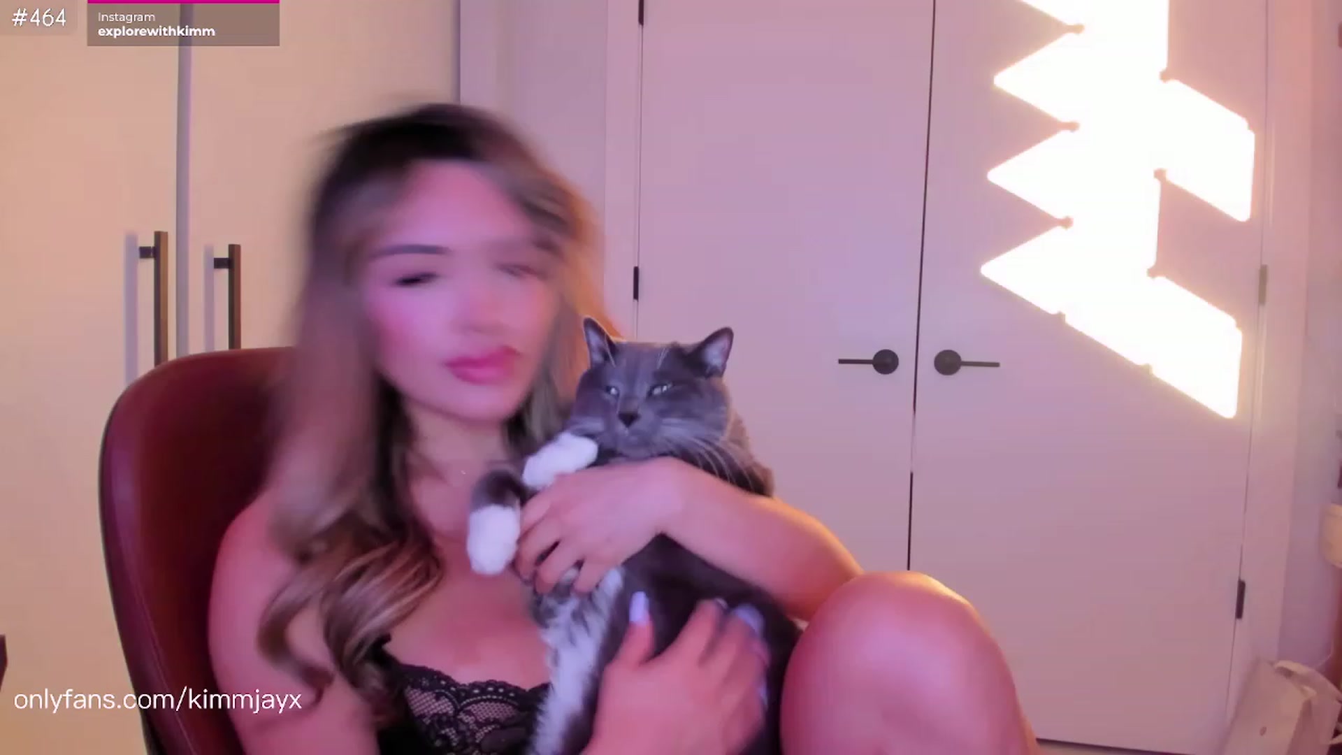 Gallery image thumbnail from Kimmjayx's myfreecams stream on, 04/07/2023, 07:41 image 18 of 20