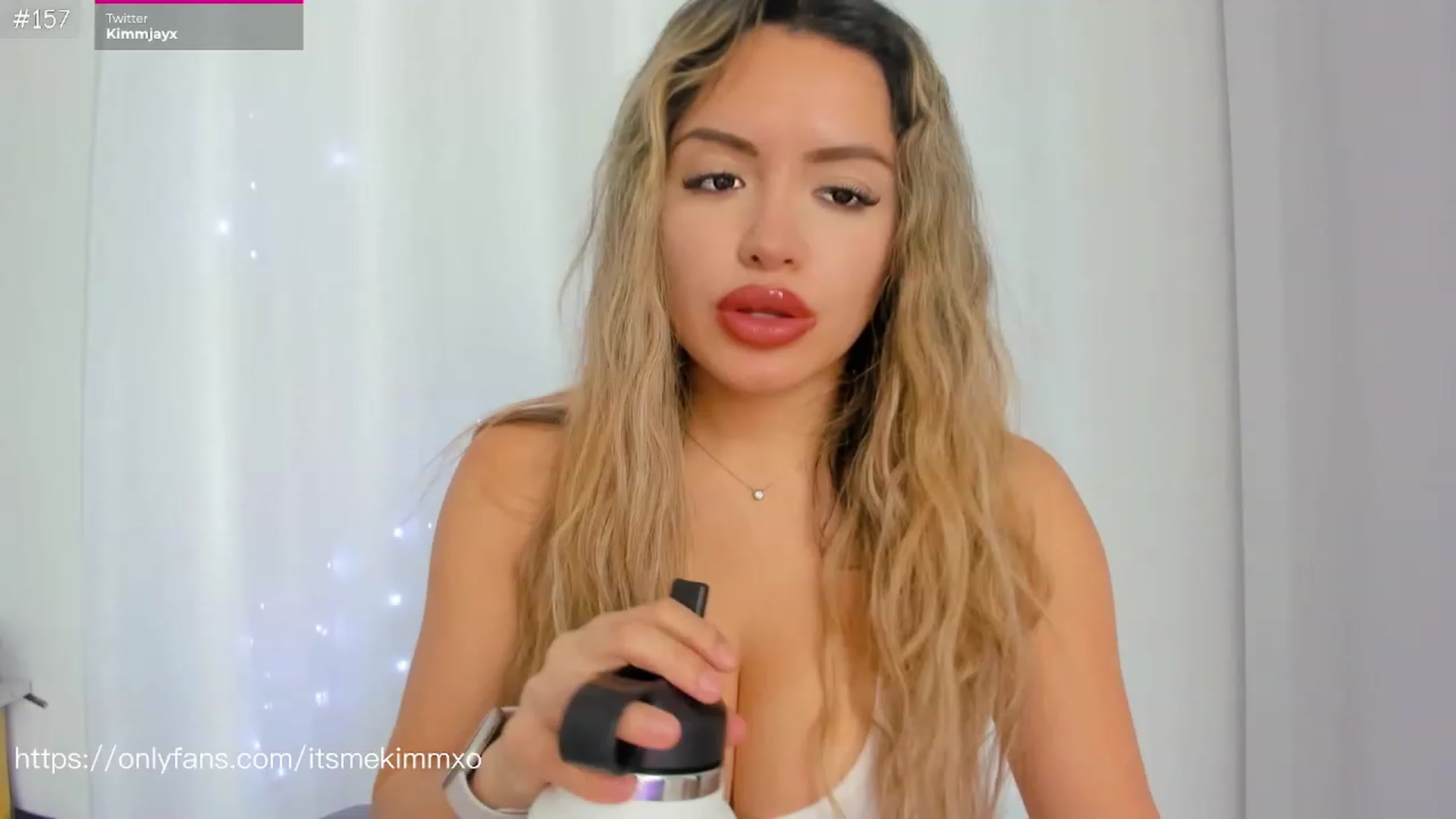 Gallery image thumbnail from Kimmjayx's myfreecams stream on, 05/03/2023, 20:49 image 10 of 20