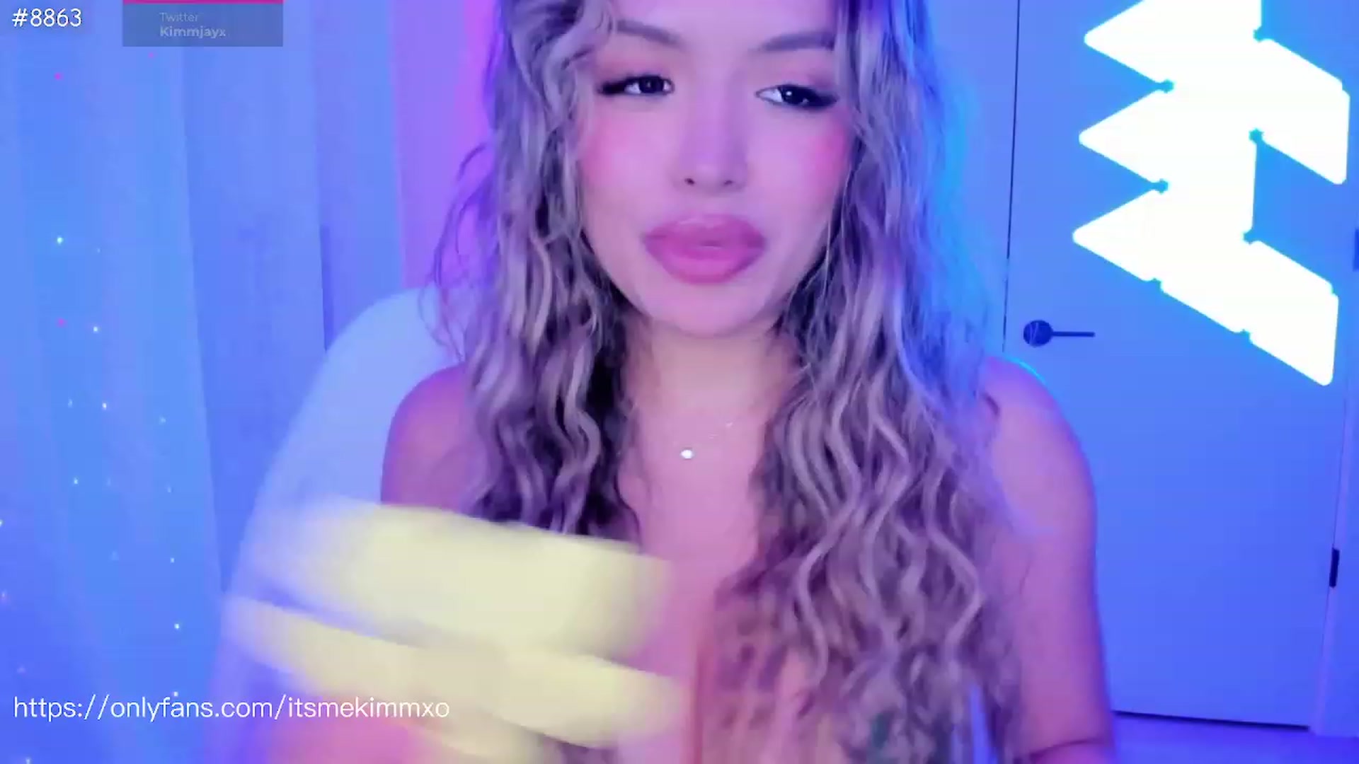 Gallery image thumbnail from Kimmjayx's myfreecams stream on, 06/14/2023, 04:28 image 3 of 20