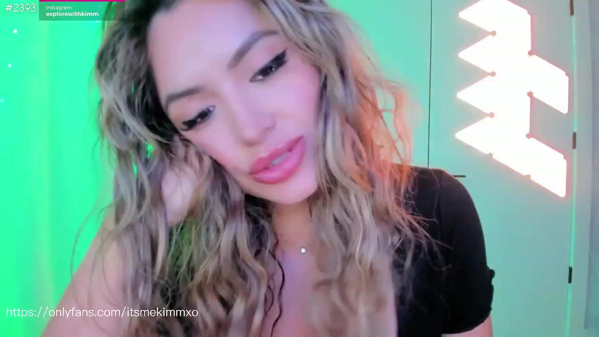 Gallery image thumbnail from Kimmjayx's myfreecams stream on, 06/16/2023, 06:35 image 2 of 20