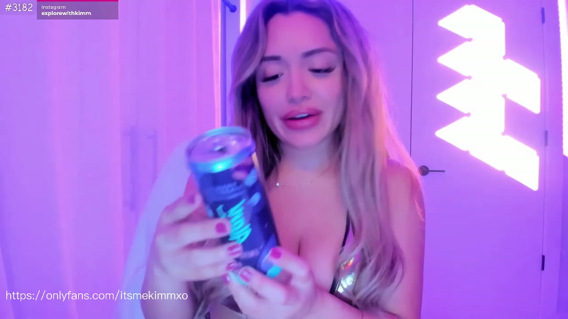 Gallery image thumbnail from Kimmjayx's myfreecams stream on, 06/27/2023, 03:48 image 5 of 20