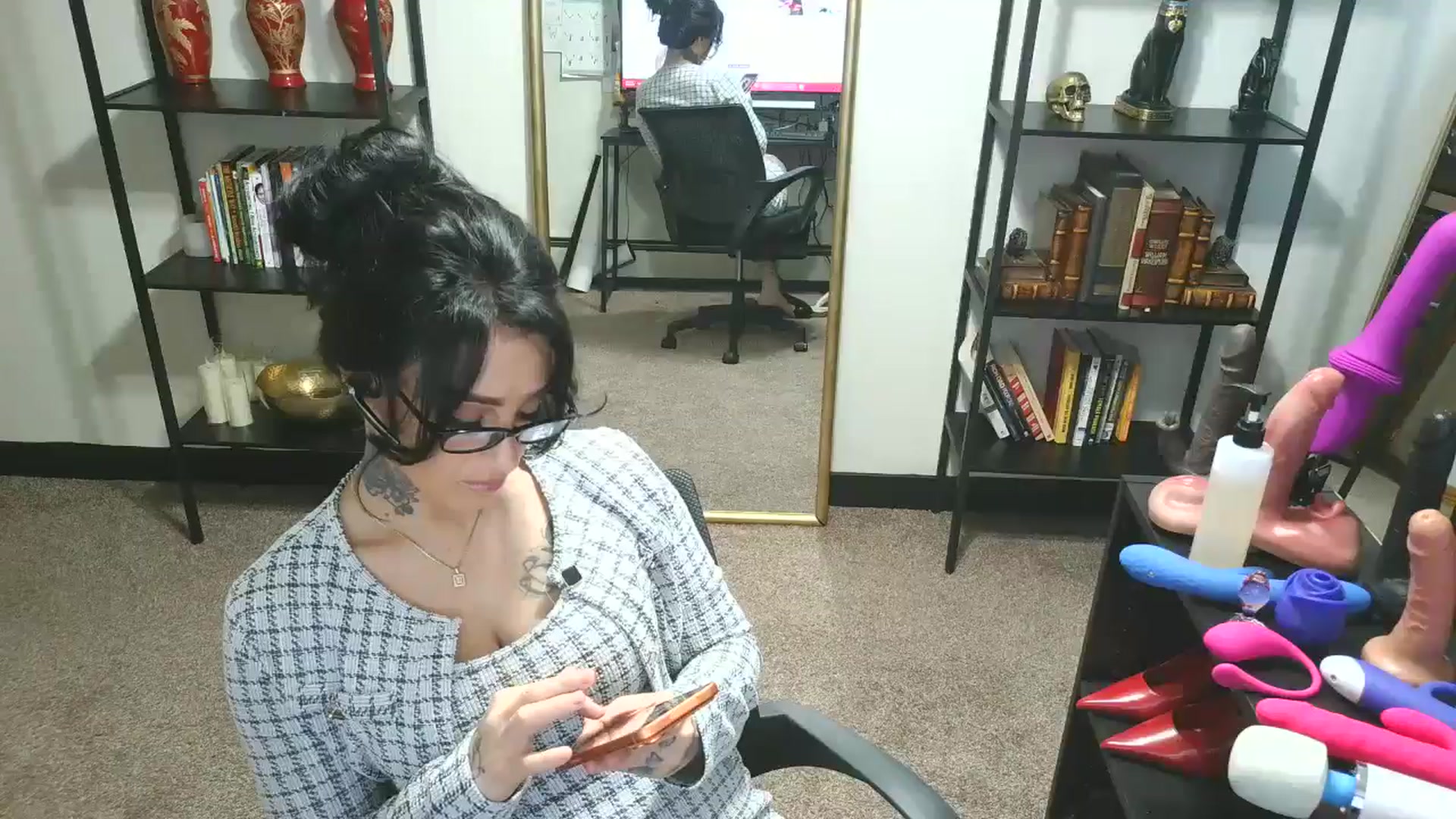 Gallery image thumbnail from KimmyKitten28's myfreecams stream on, 03/19/2026, 14:01 image 6 of 20