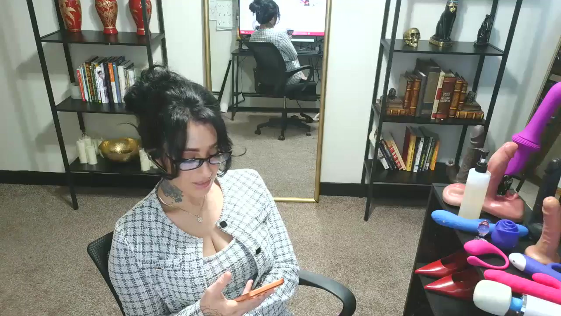Gallery image thumbnail from KimmyKitten28's myfreecams stream on, 03/19/2026, 14:01 image 12 of 20