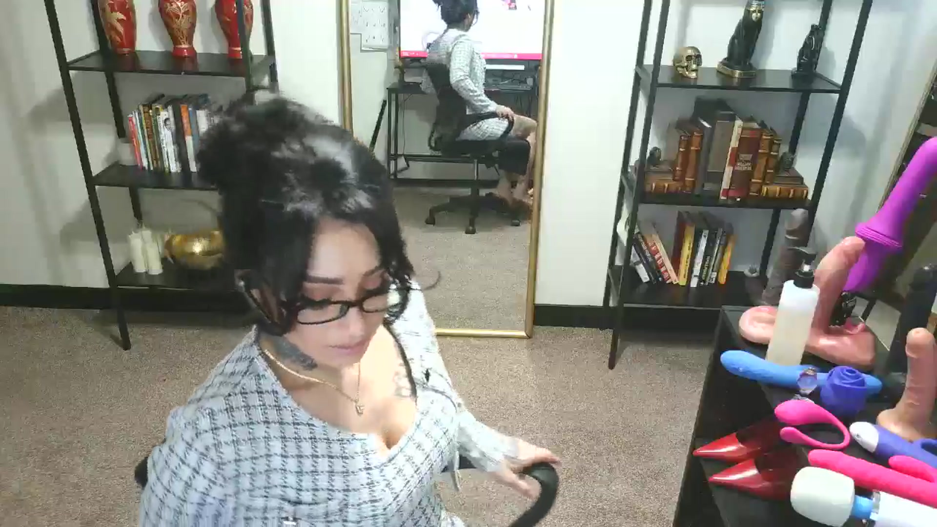 Gallery image thumbnail from KimmyKitten28's myfreecams stream on, 03/19/2026, 14:01 image 5 of 20