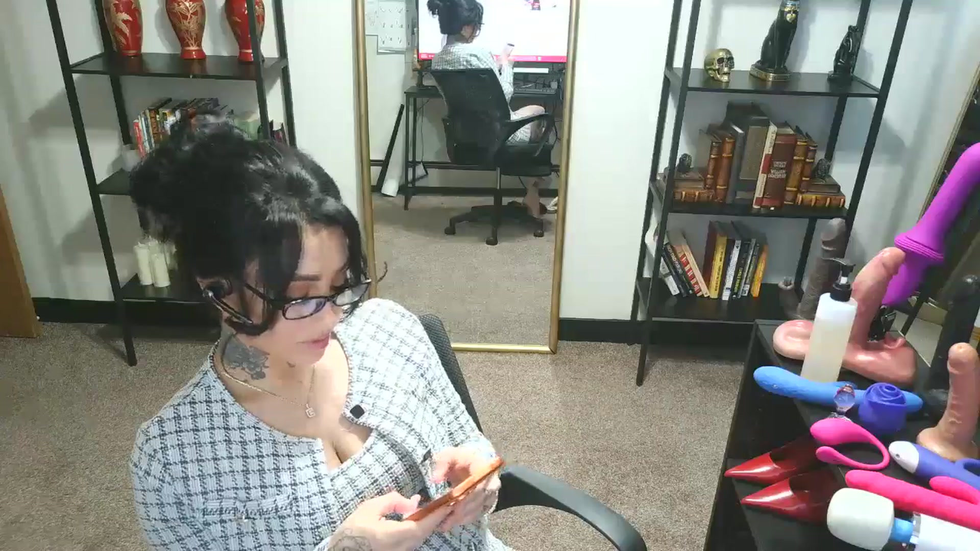 Gallery image thumbnail from KimmyKitten28's myfreecams stream on, 03/19/2026, 14:01 image 2 of 20