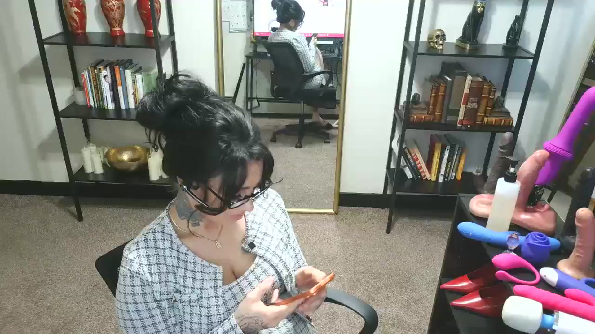 Gallery image thumbnail from KimmyKitten28's myfreecams stream on, 03/19/2026, 14:01 image 13 of 20