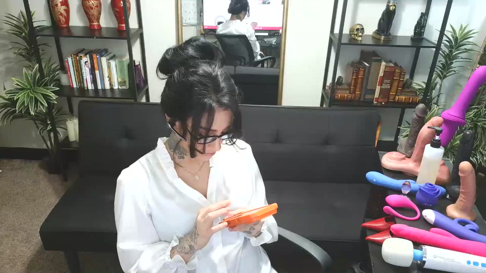 Gallery image thumbnail from KimmyKitten28's myfreecams stream on, 03/19/2026, 15:56 image 17 of 20