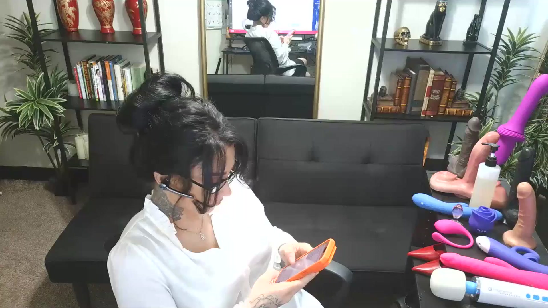Gallery image thumbnail from KimmyKitten28's myfreecams stream on, 03/19/2026, 15:56 image 1 of 20