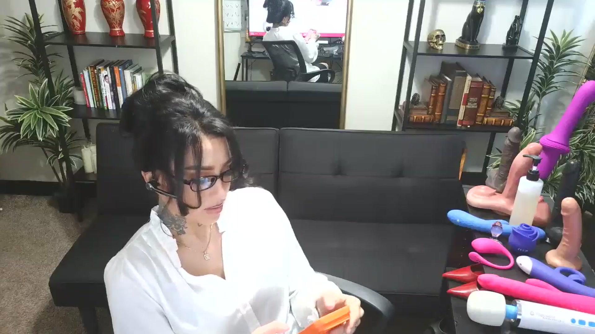 Gallery image thumbnail from KimmyKitten28's myfreecams stream on, 03/19/2026, 15:56 image 6 of 20