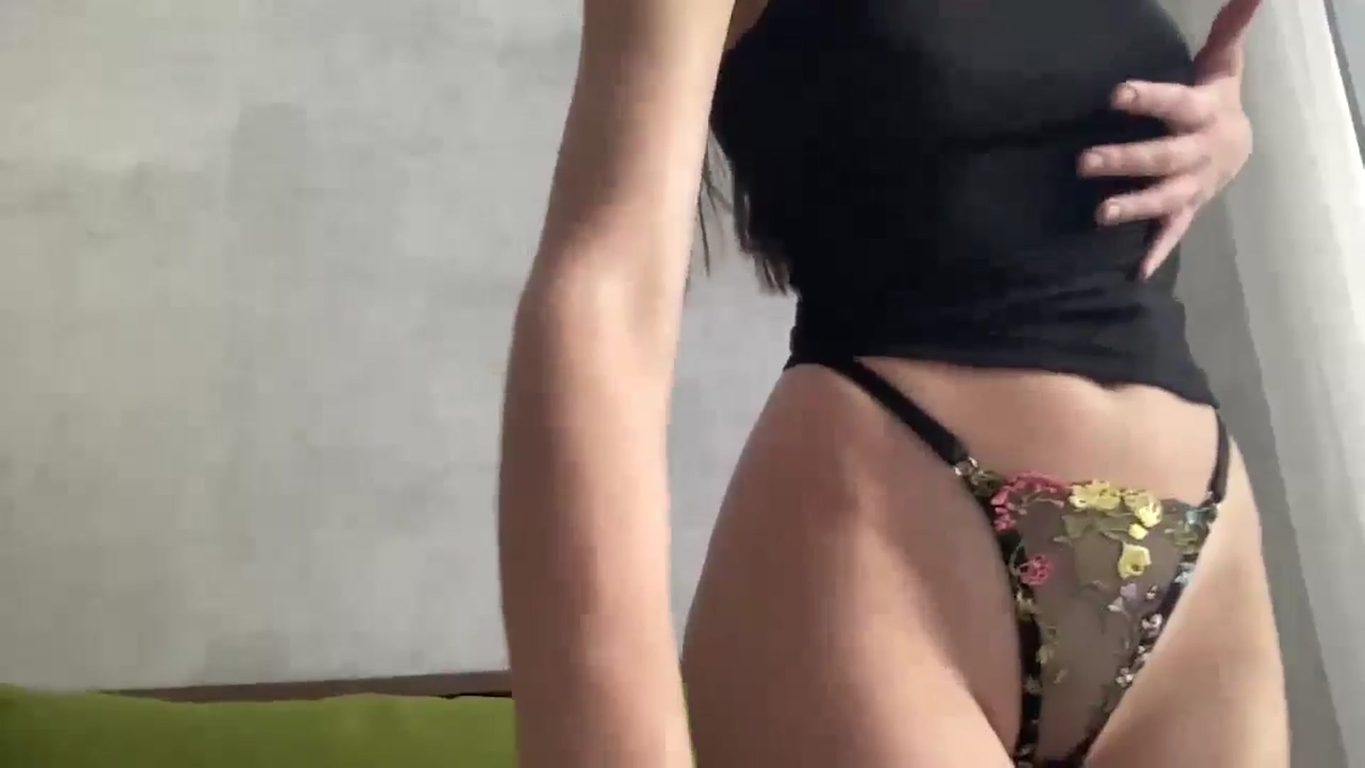 Gallery image thumbnail from KimmyReigns's myfreecams stream on, 09/15/2025, 09:16 image 16 of 20