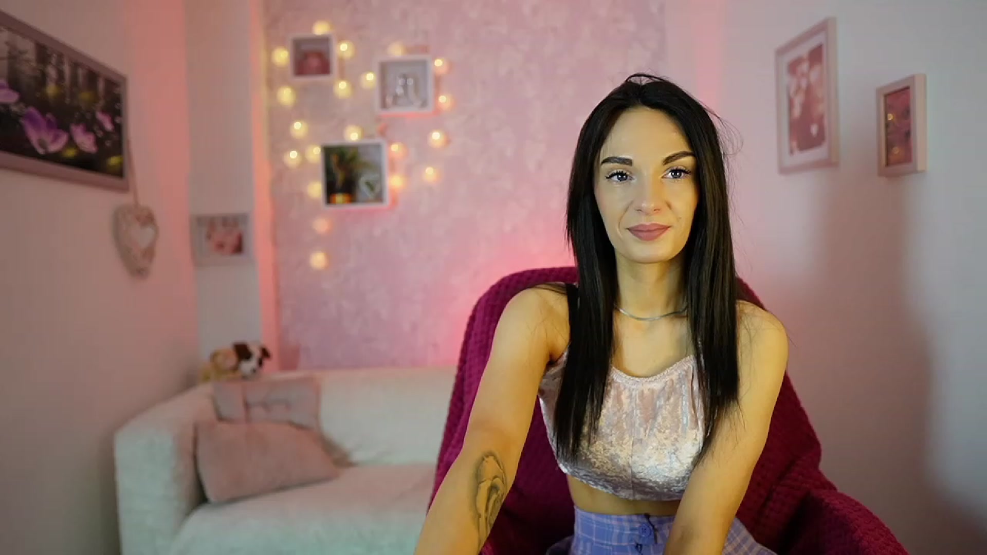 Gallery image thumbnail from Kimmy_Grey18's myfreecams stream on, 12/13/2023, 09:59 image 2 of 20