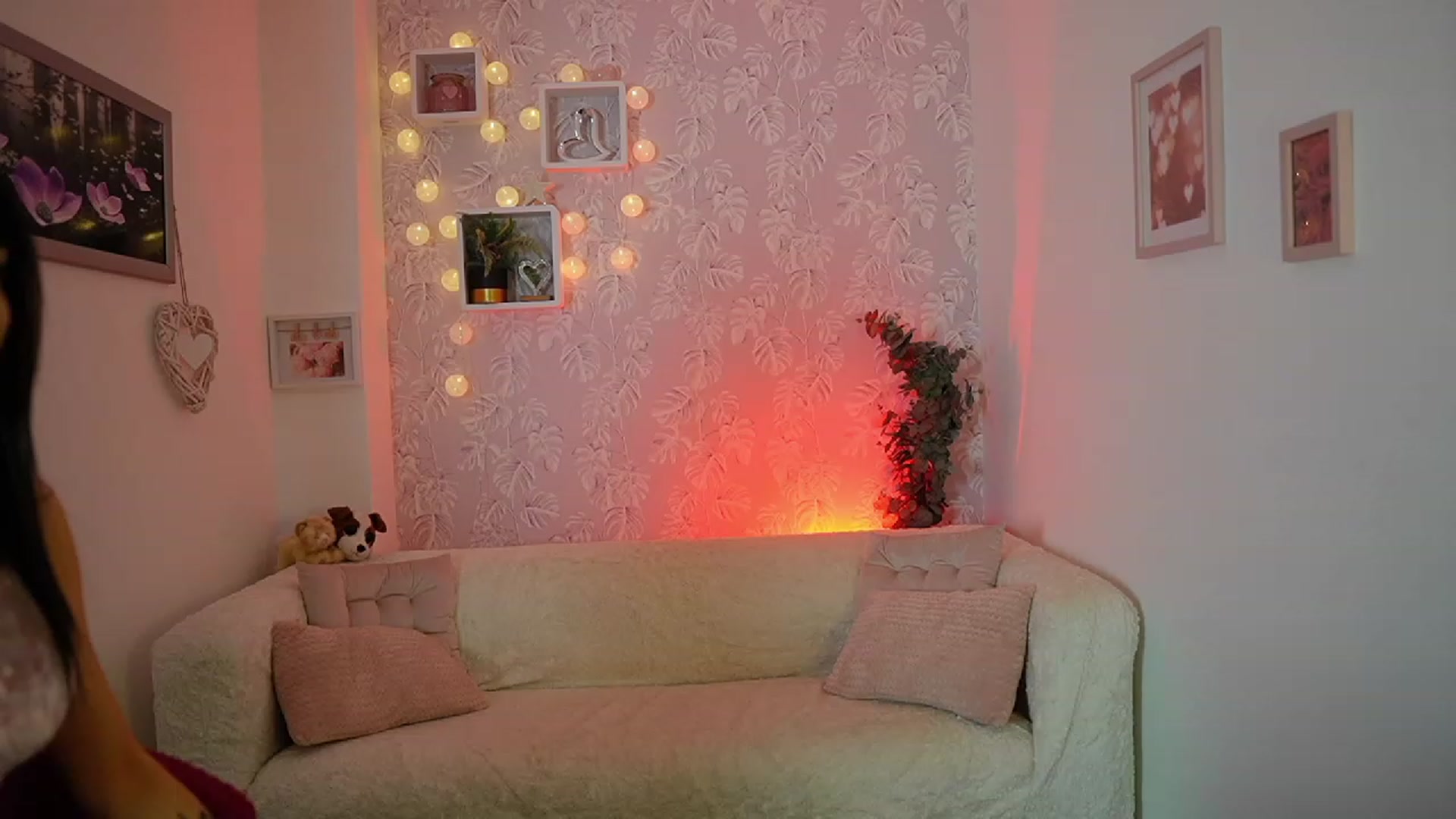 Gallery image thumbnail from Kimmy_Grey18's myfreecams stream on, 12/13/2023, 09:59 image 1 of 20