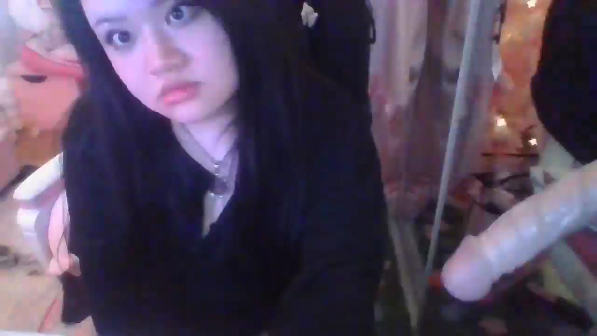 Gallery image thumbnail from Kimsquidxo's myfreecams stream on, 12/17/2024, 13:02 image 12 of 20