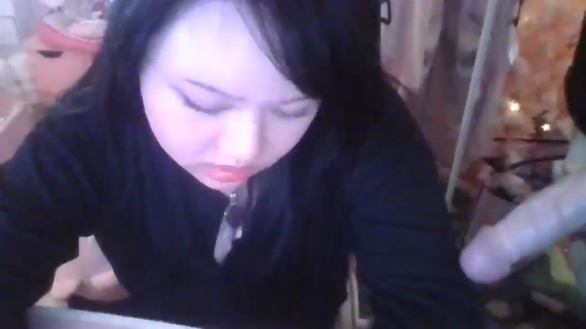 Gallery image thumbnail from Kimsquidxo's myfreecams stream on, 12/17/2024, 13:02 image 2 of 20