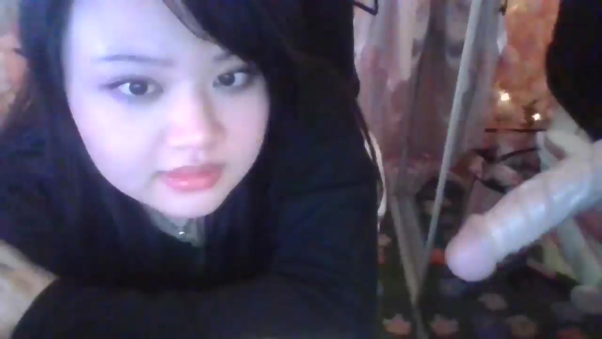 Gallery image thumbnail from Kimsquidxo's myfreecams stream on, 12/17/2024, 13:02 image 10 of 20