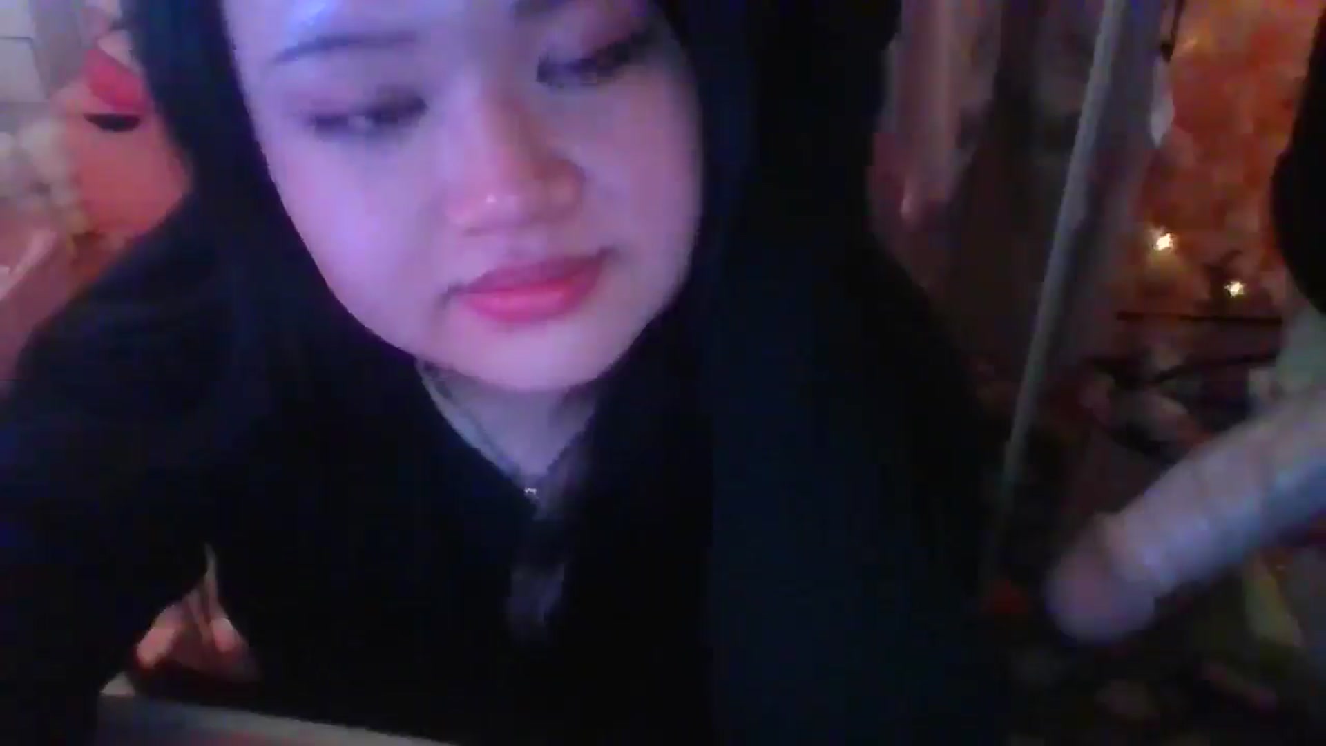 Gallery image thumbnail from Kimsquidxo's myfreecams stream on, 12/17/2024, 13:02 image 4 of 20