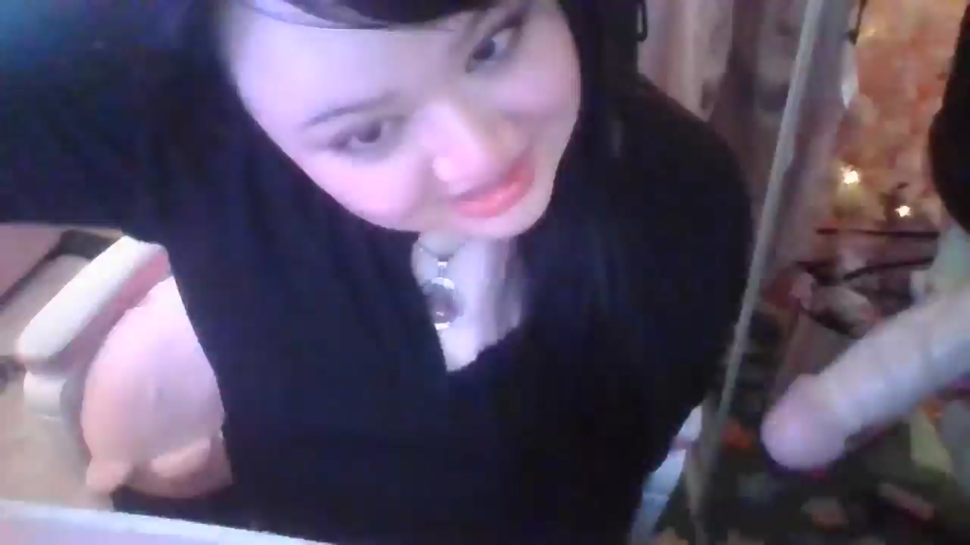 Gallery image thumbnail from Kimsquidxo's myfreecams stream on, 12/17/2024, 13:02 image 3 of 20