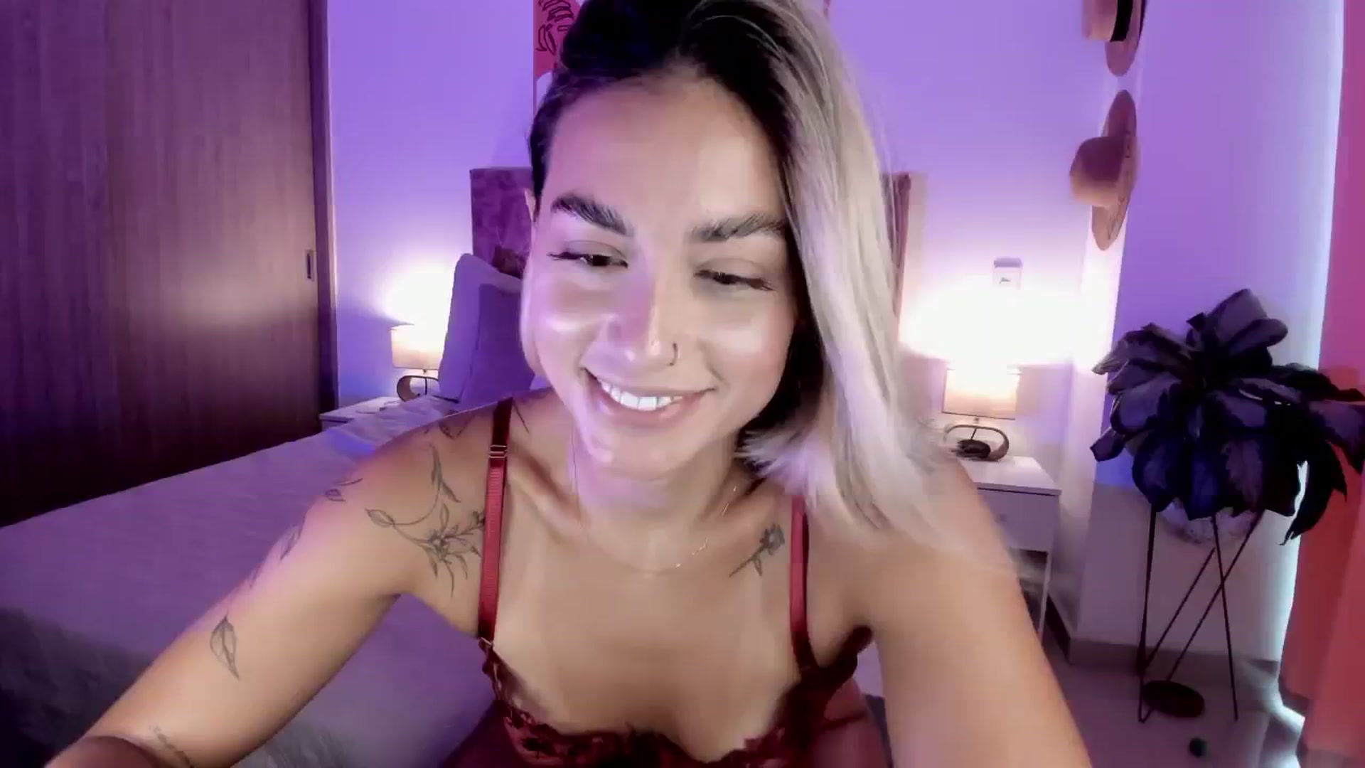 Gallery image thumbnail from Kimsummer25's myfreecams stream on, 04/16/2026, 15:03 image 20 of 20