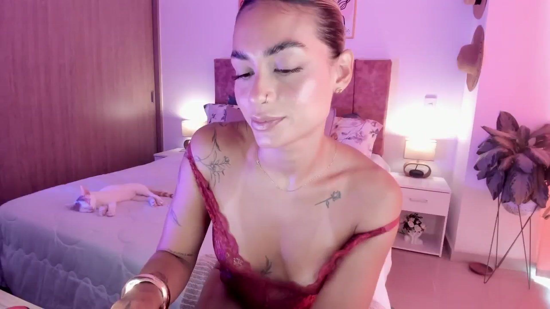 Gallery image thumbnail from Kimsummer25's myfreecams stream on, 04/28/2026, 14:21 image 15 of 20