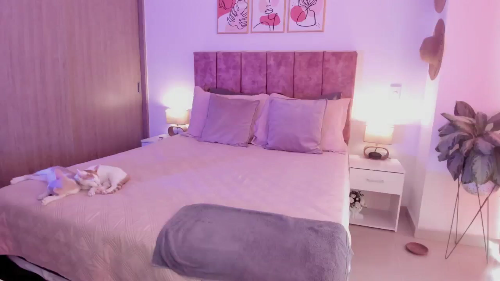 Gallery image thumbnail from Kimsummer25's myfreecams stream on, 05/04/2026, 13:43 image 19 of 20