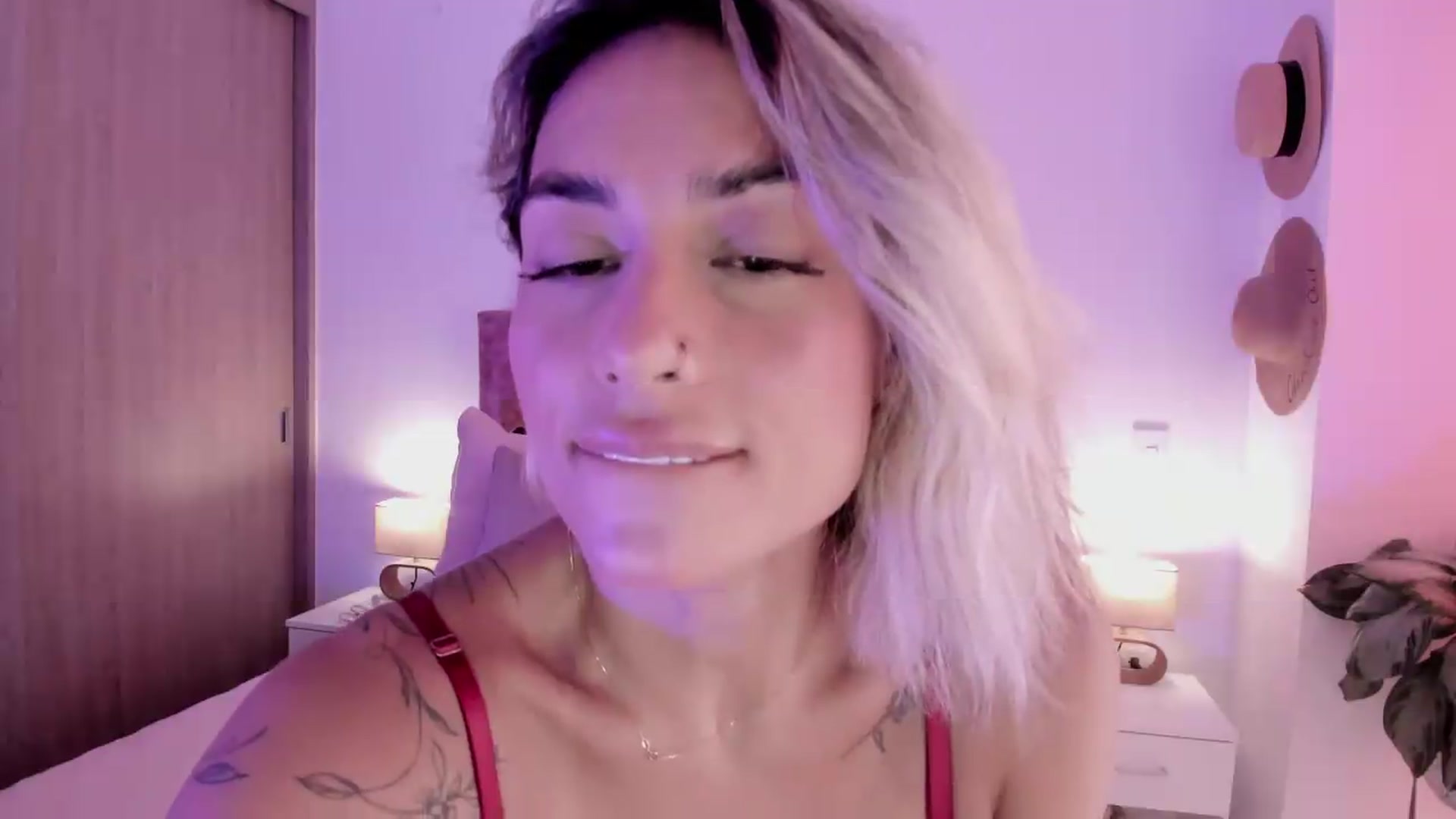 Gallery image thumbnail from Kimsummer25's myfreecams stream on, 05/12/2026, 14:04 image 8 of 20