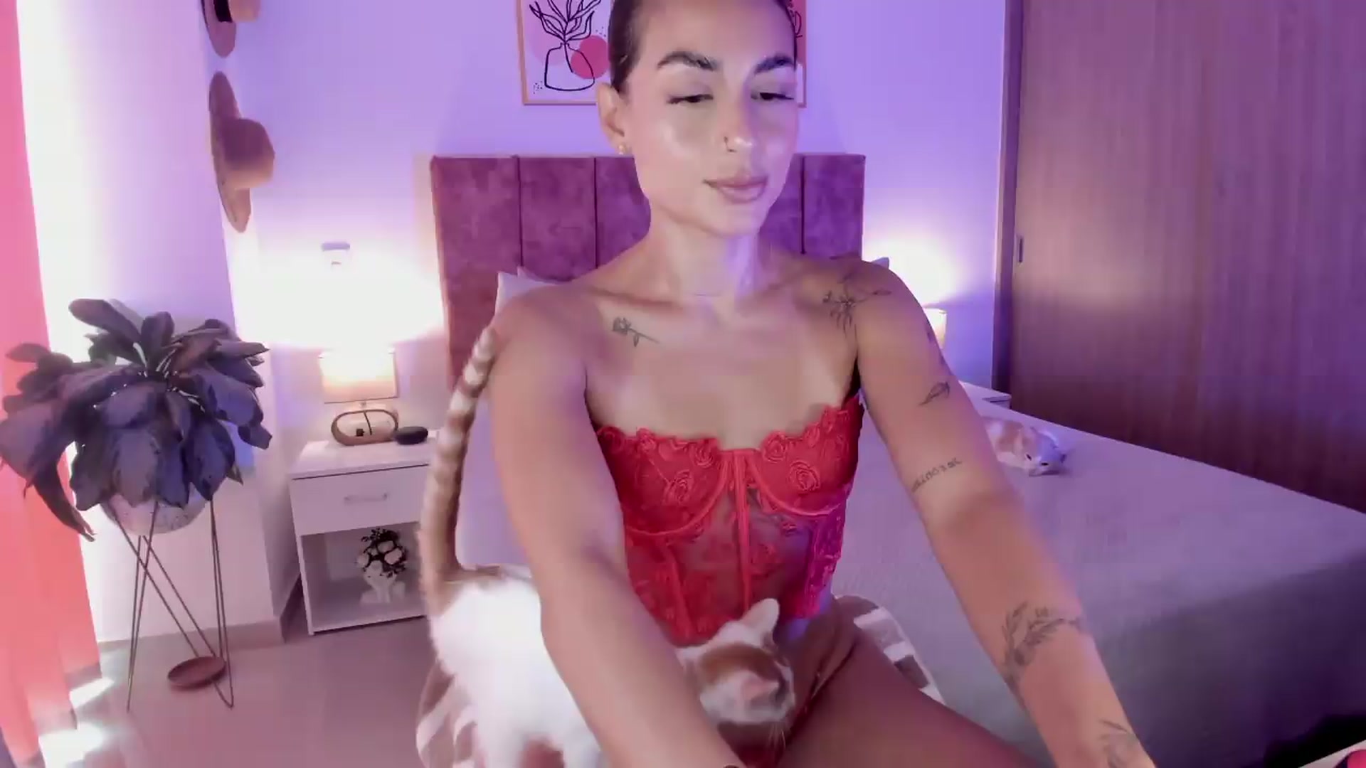 Gallery image thumbnail from Kimsummer25's myfreecams stream on, 05/21/2026, 17:03 image 16 of 20