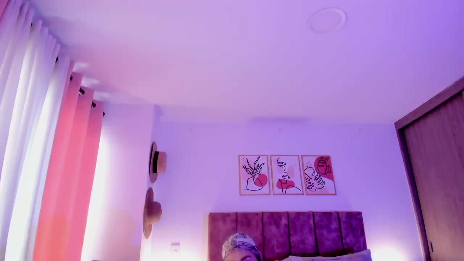 Gallery image thumbnail from Kimsummer25's myfreecams stream on, 05/25/2026, 20:21 image 17 of 20