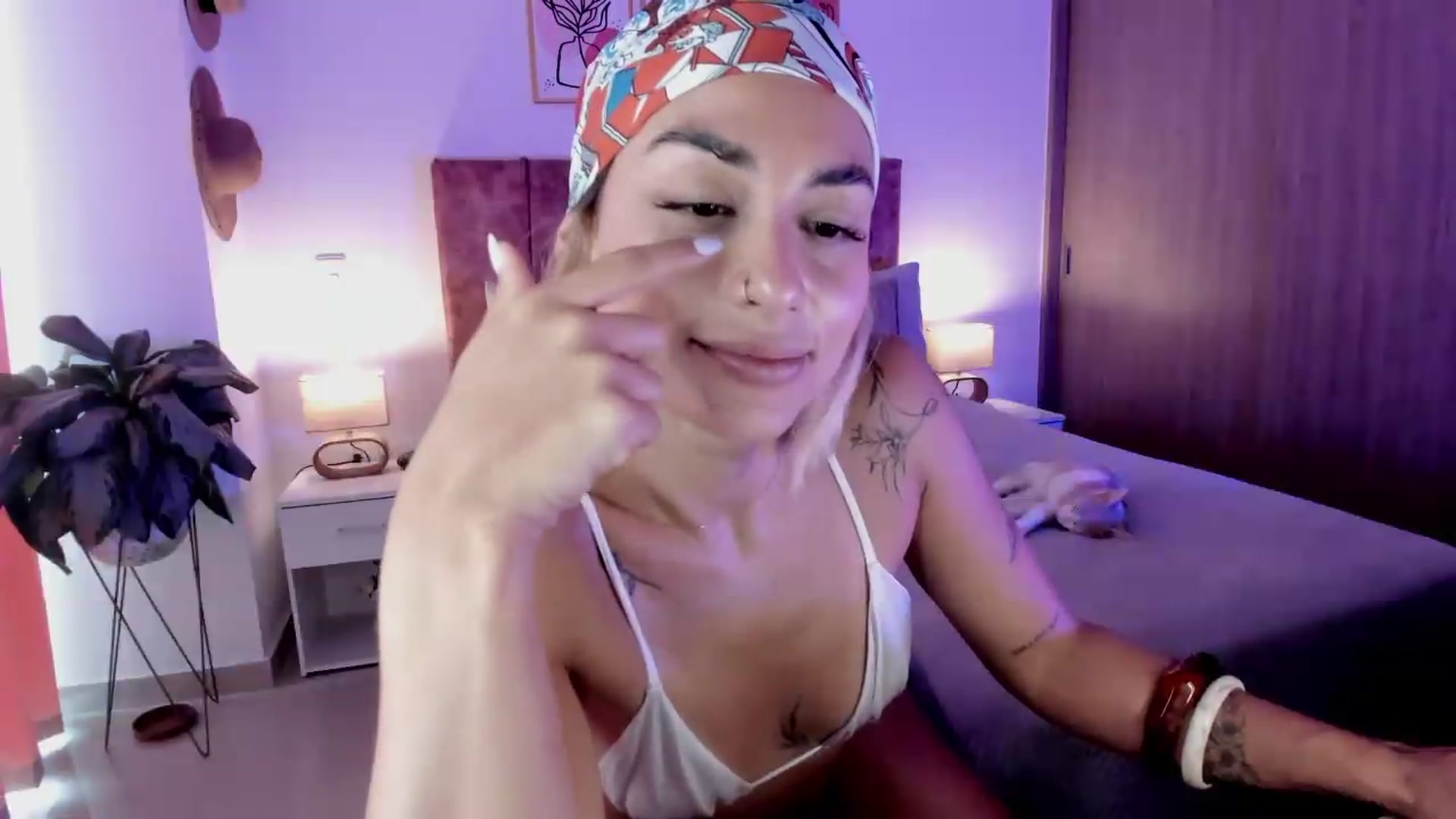 Gallery image thumbnail from Kimsummer25's myfreecams stream on, 06/02/2026, 17:02 image 16 of 20