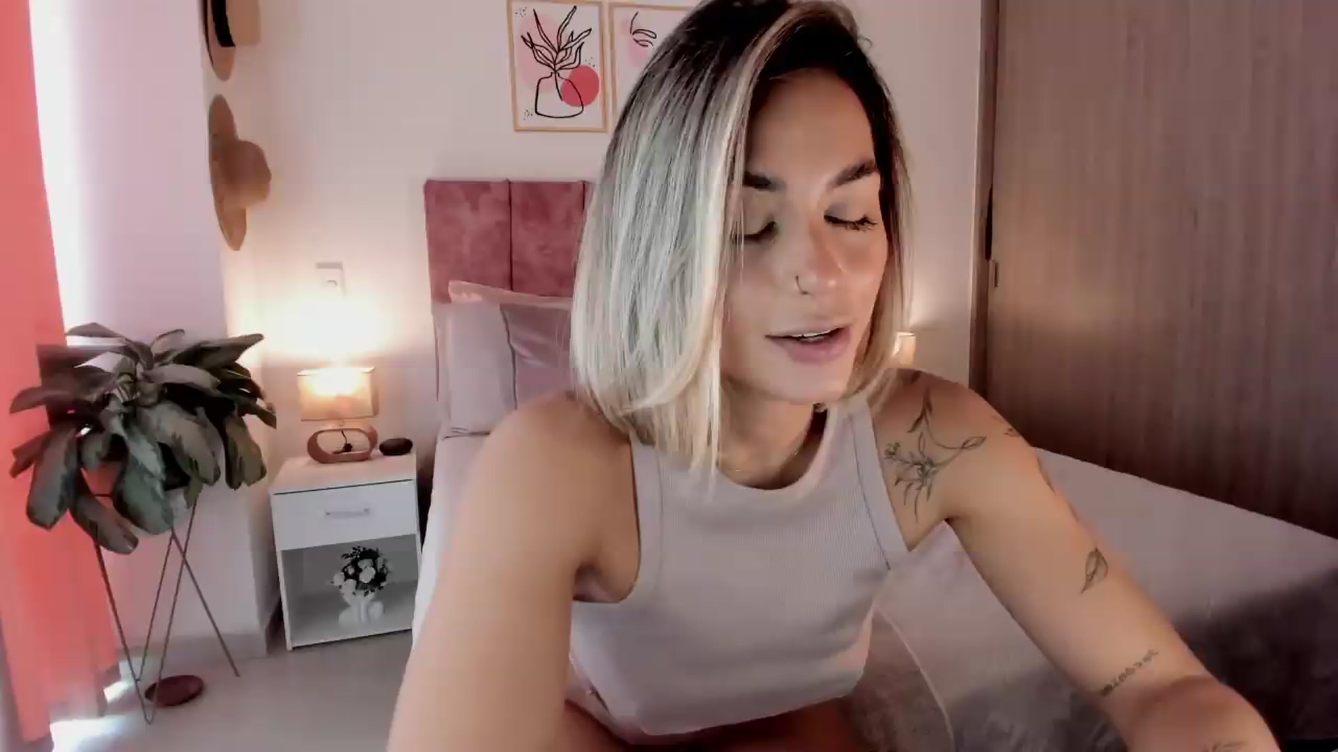 Gallery image thumbnail from Kimsummer25's myfreecams stream on, 06/29/2026, 15:25 image 9 of 20