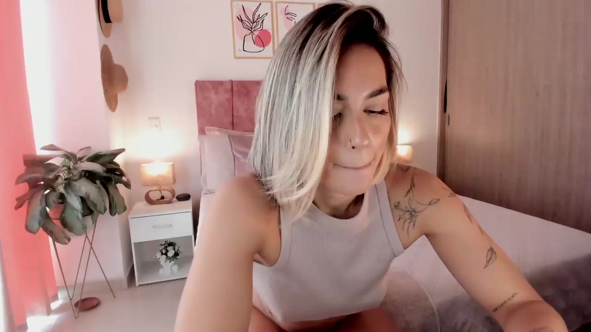 Gallery image thumbnail from Kimsummer25's myfreecams stream on, 06/29/2026, 15:25 image 14 of 20