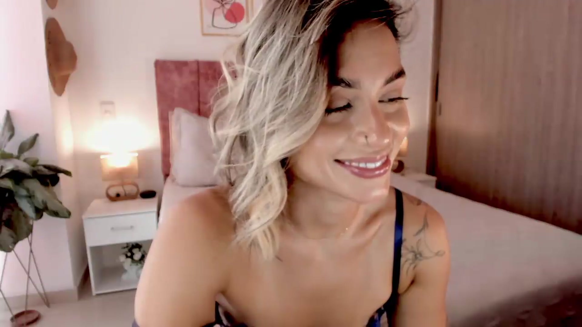 Gallery image thumbnail from Kimsummer25's myfreecams stream on, 08/11/2026, 15:03 image 20 of 20