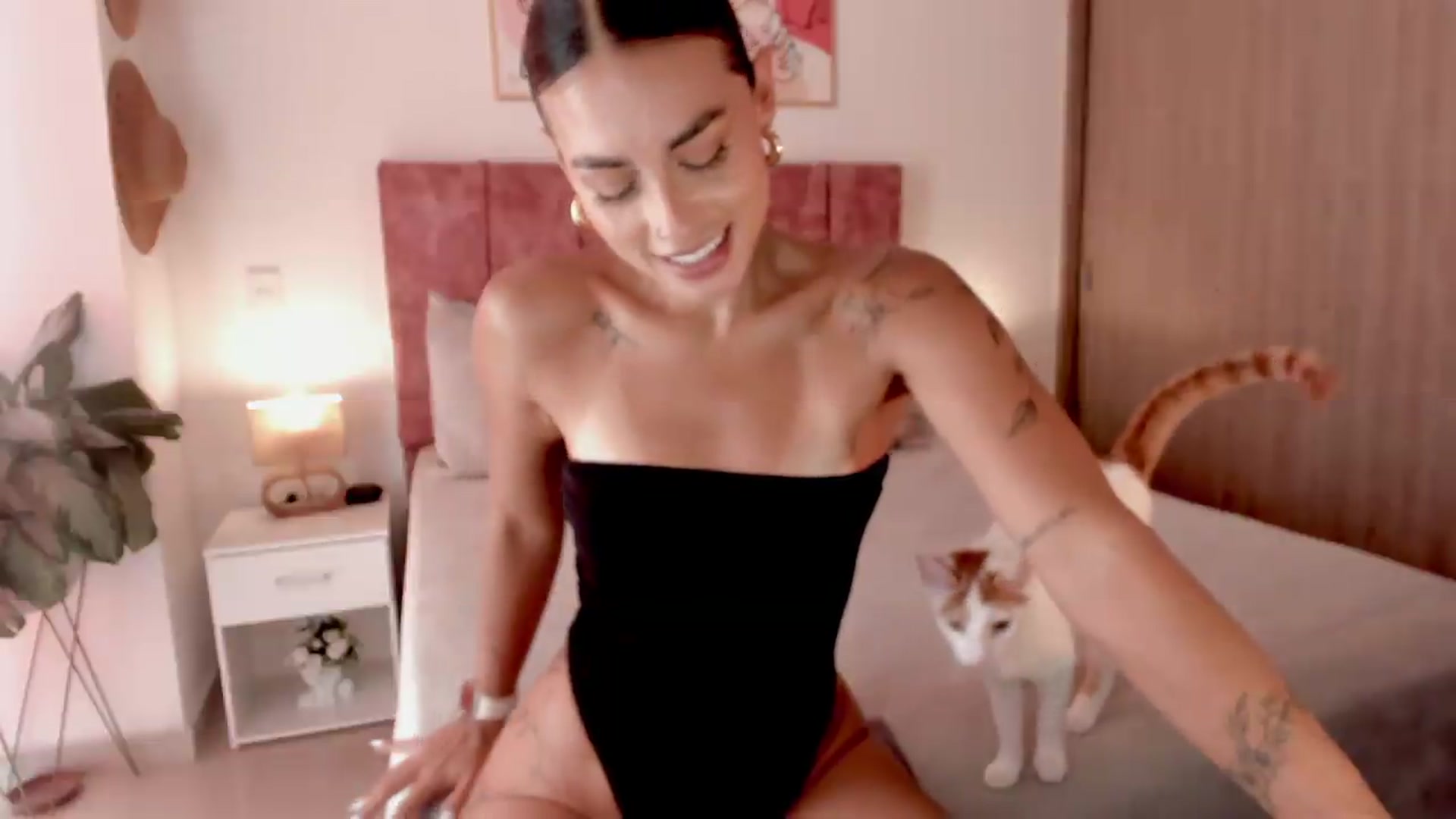 Gallery image thumbnail from Kimsummer25's myfreecams stream on, 08/26/2026, 18:04 image 14 of 20