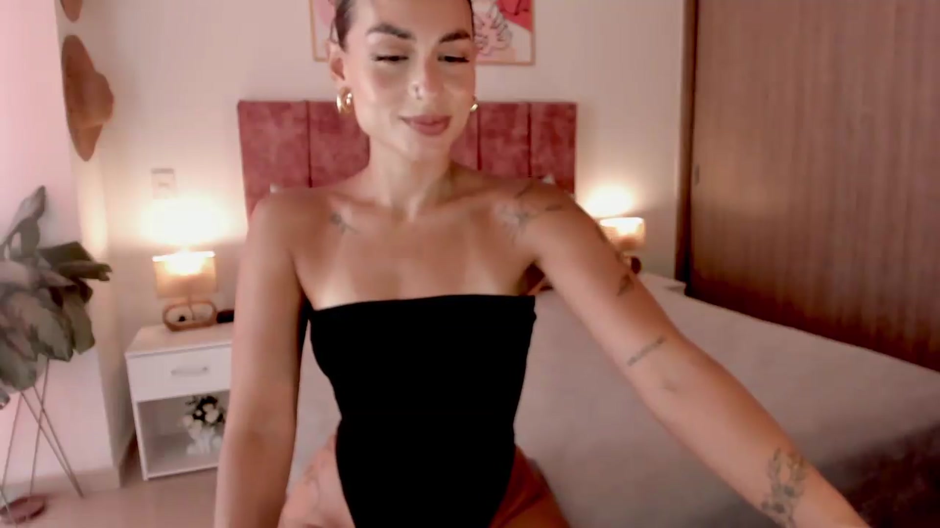 Gallery image thumbnail from Kimsummer25's myfreecams stream on, 08/26/2026, 18:04 image 5 of 20
