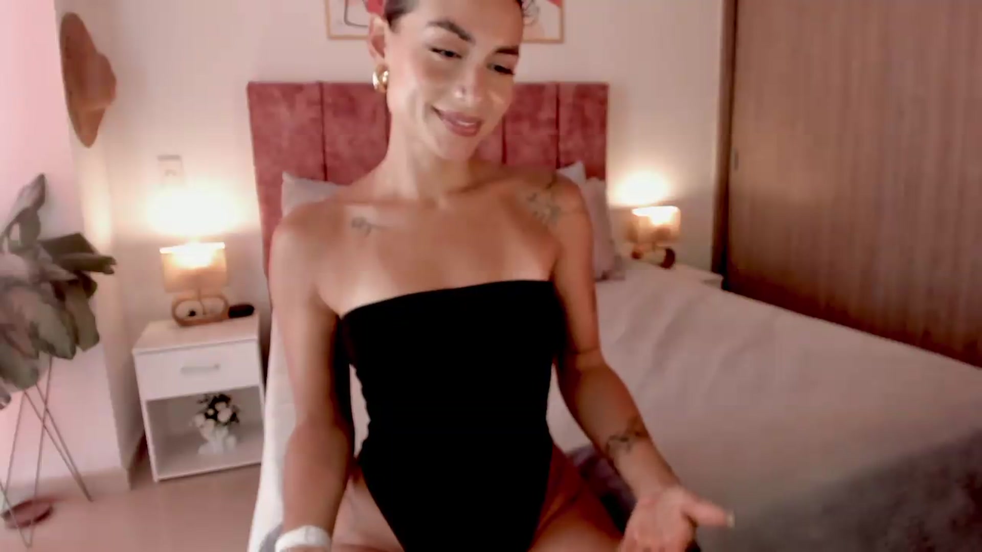 Gallery image thumbnail from Kimsummer25's myfreecams stream on, 08/26/2026, 18:04 image 11 of 20