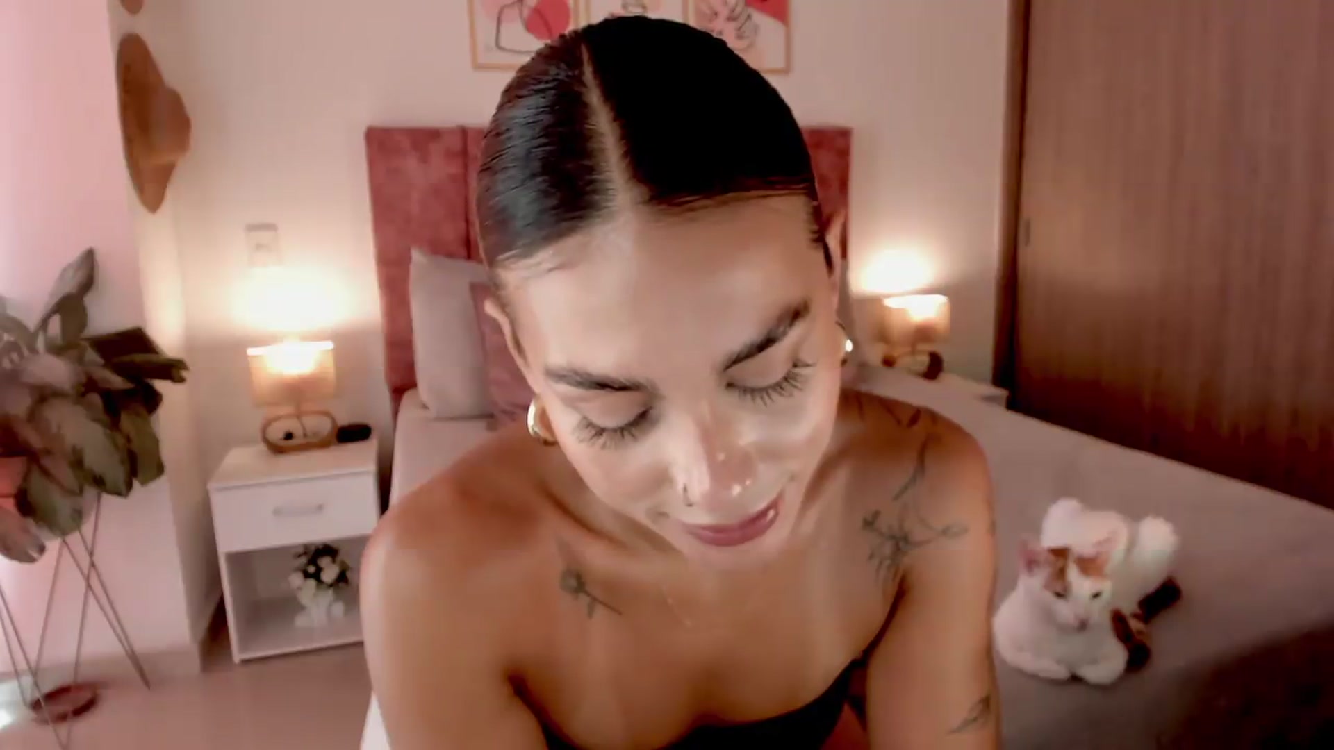 Gallery image thumbnail from Kimsummer25's myfreecams stream on, 08/26/2026, 18:04 image 6 of 20