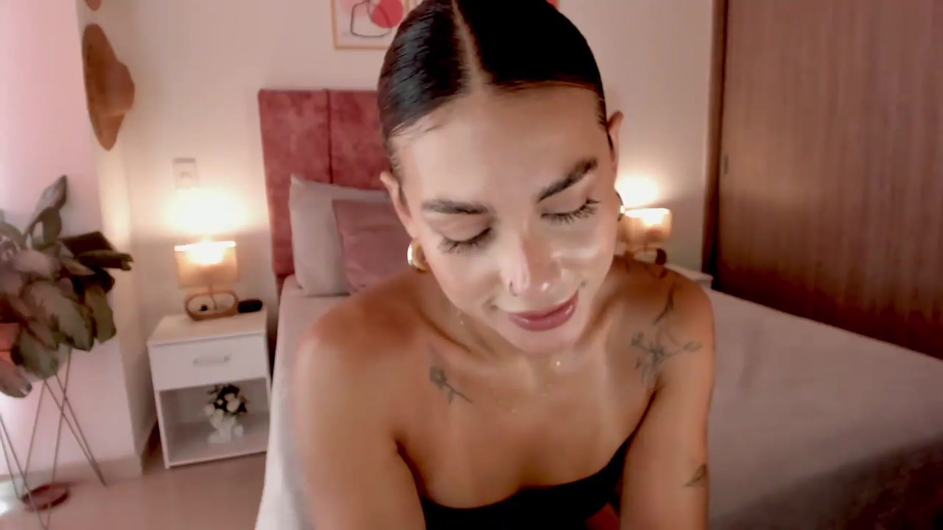 Gallery image thumbnail from Kimsummer25's myfreecams stream on, 08/26/2026, 18:04 image 3 of 20