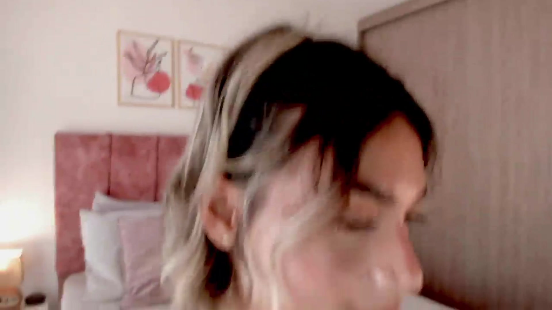 Gallery image thumbnail from Kimsummer25's myfreecams stream on, 08/31/2026, 15:42 image 19 of 20