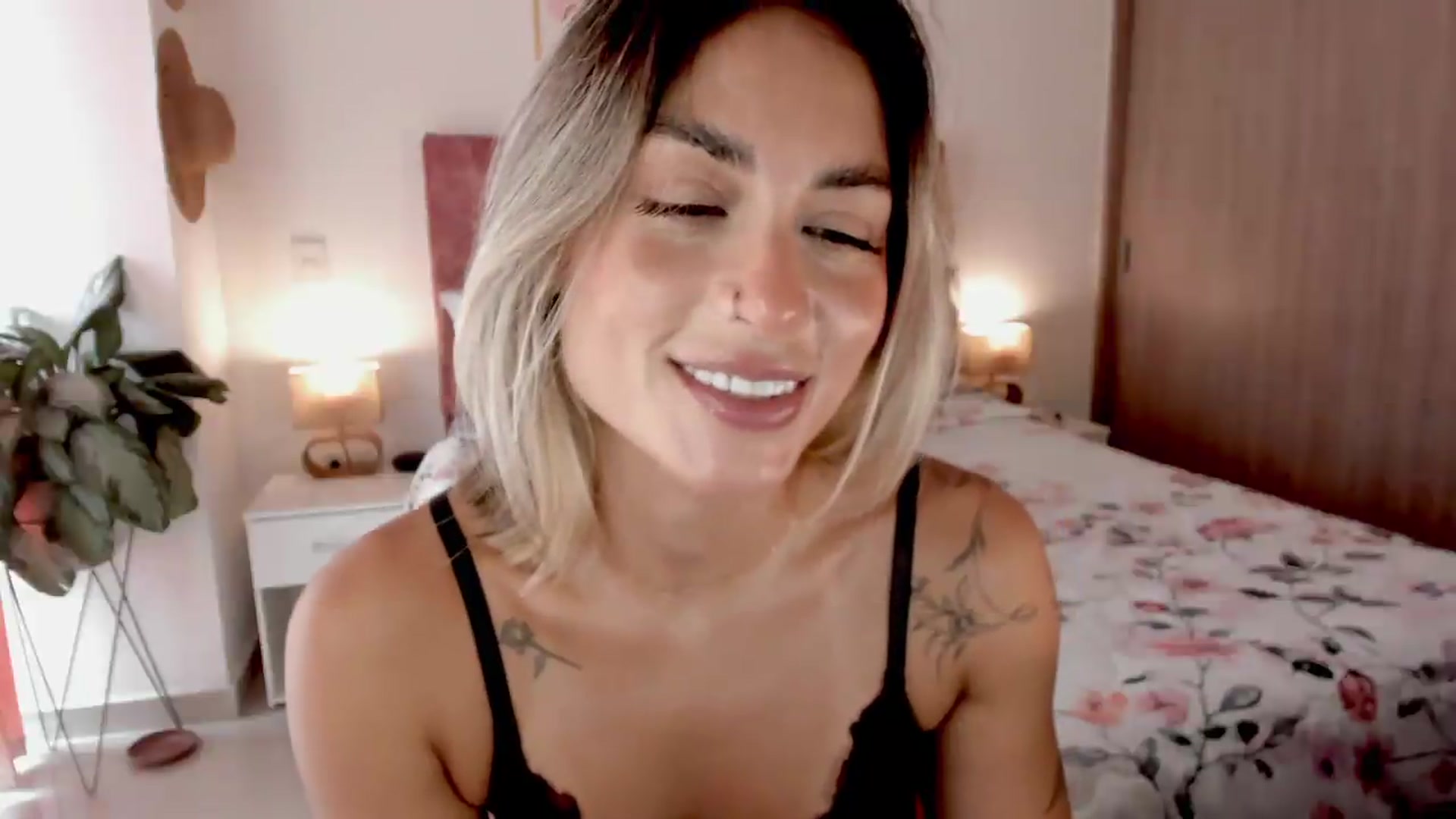 Gallery image thumbnail from Kimsummer25's myfreecams stream on, 09/07/2026, 16:49 image 16 of 20