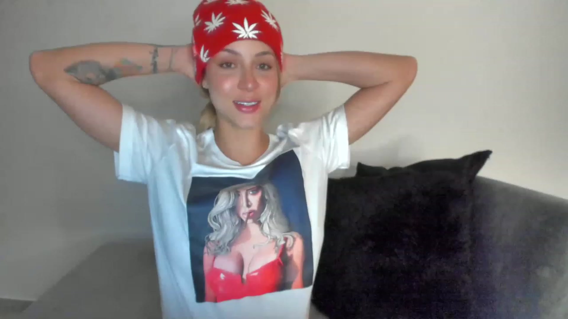 Gallery image thumbnail from Kimtylor_'s myfreecams stream on, 12/10/2022, 02:39 image 6 of 20