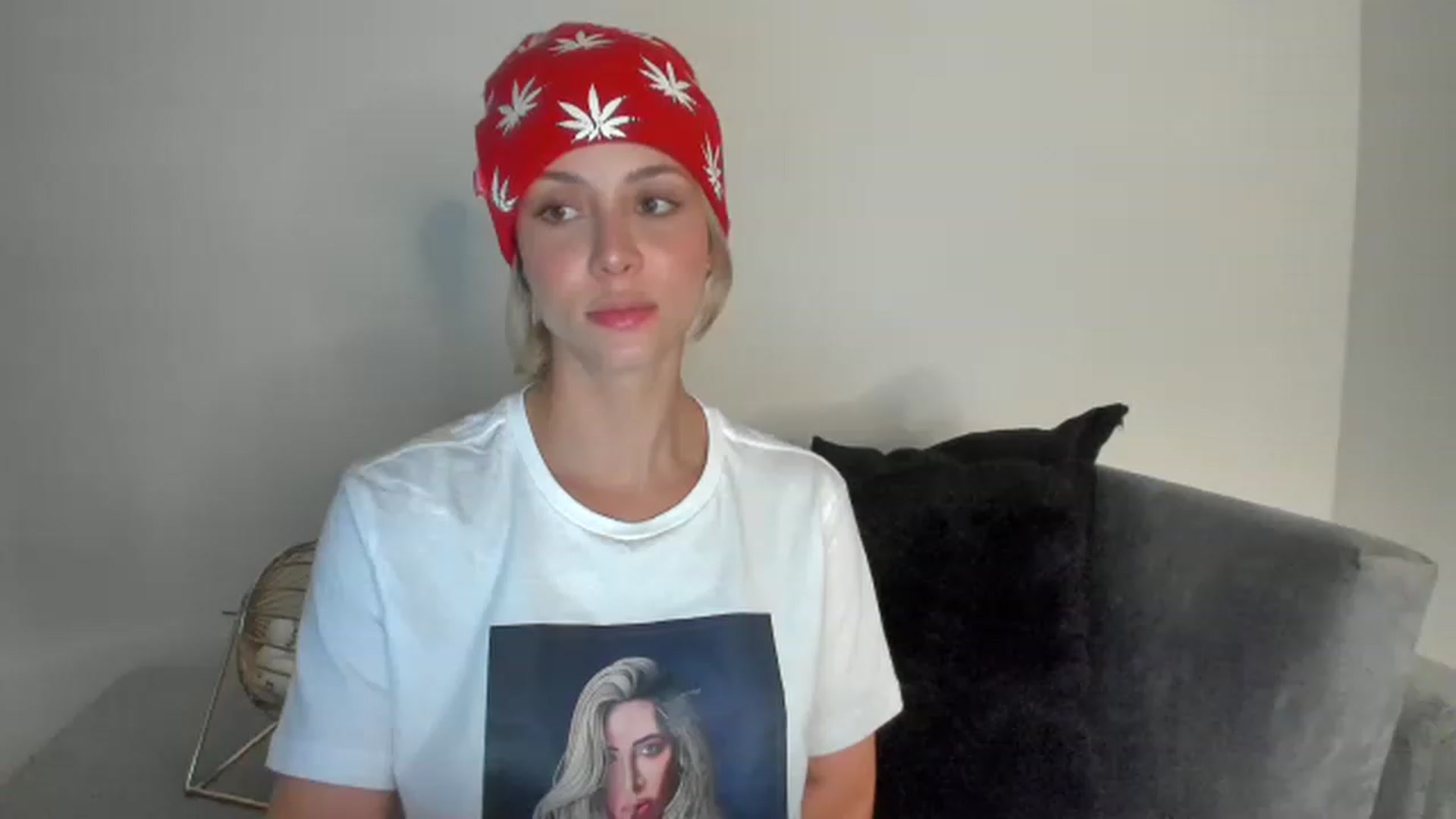 Gallery image thumbnail from Kimtylor_'s myfreecams stream on, 12/10/2022, 04:04 image 1 of 20
