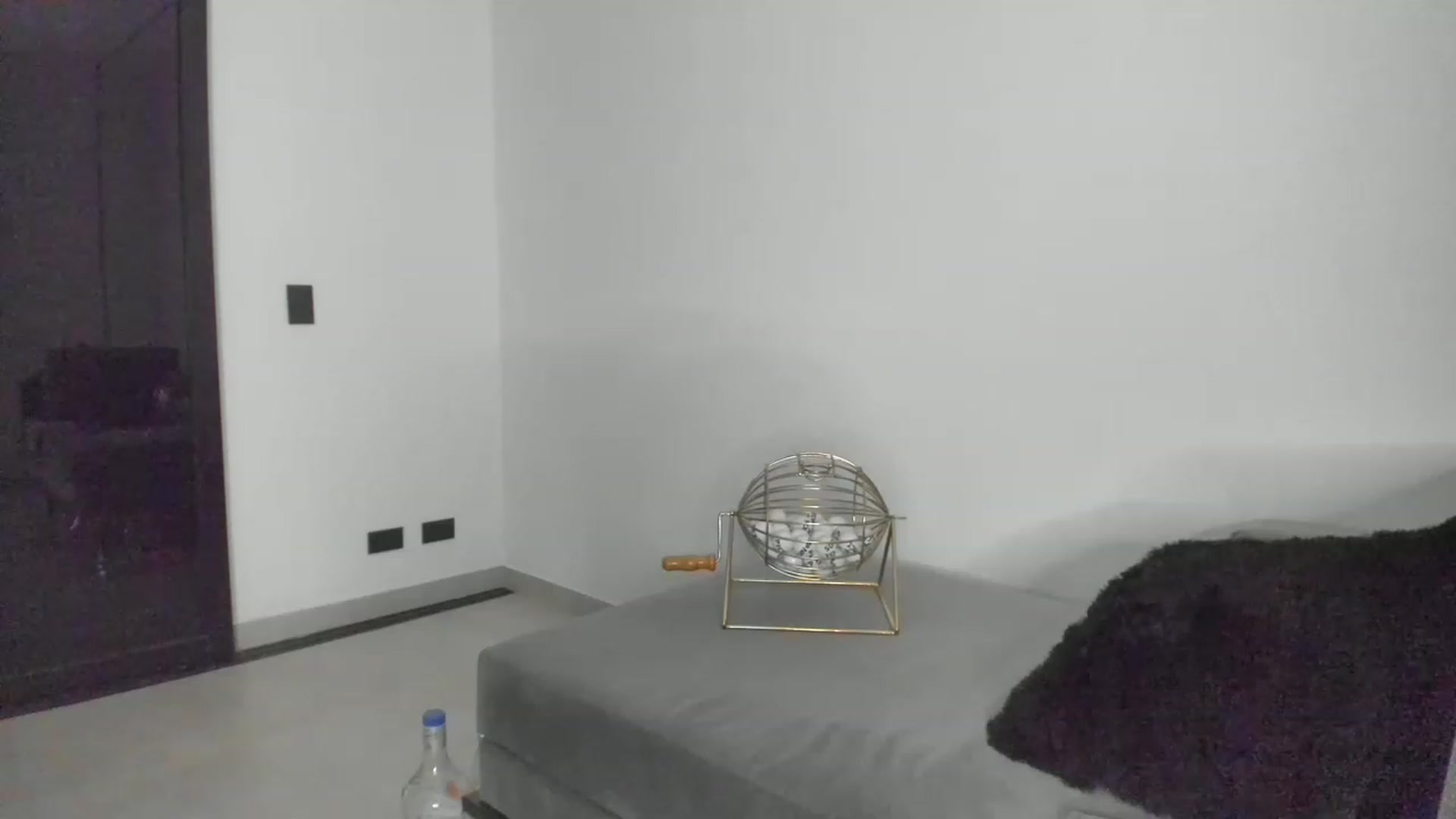 Gallery image thumbnail from Kimtylor_'s myfreecams stream on, 12/15/2022, 04:14 image 5 of 20