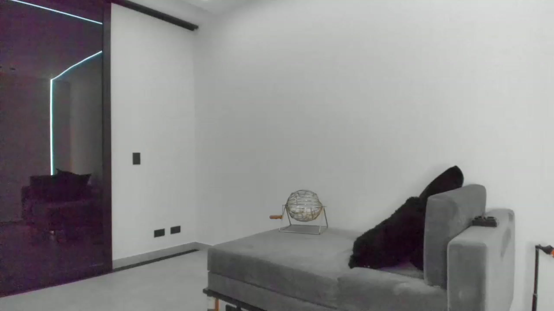 Gallery image thumbnail from Kimtylor_'s myfreecams stream on, 12/24/2022, 03:24 image 4 of 20