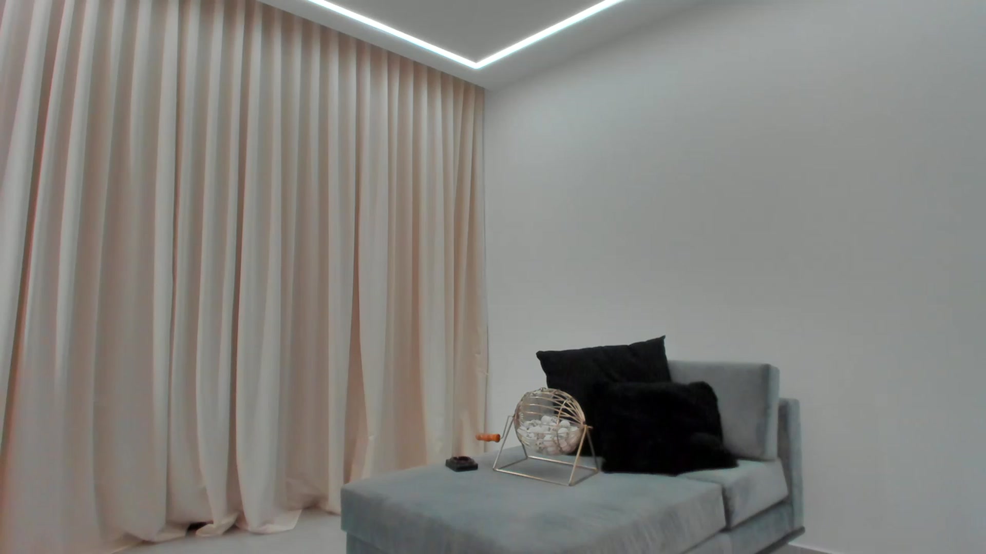Gallery image thumbnail from Kimtylor_'s myfreecams stream on, 01/08/2023, 03:19 image 2 of 20