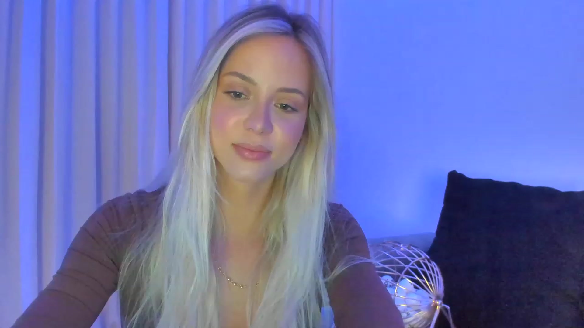 Gallery image thumbnail from Kimtylor_'s myfreecams stream on, 02/01/2023, 02:56 image 20 of 20