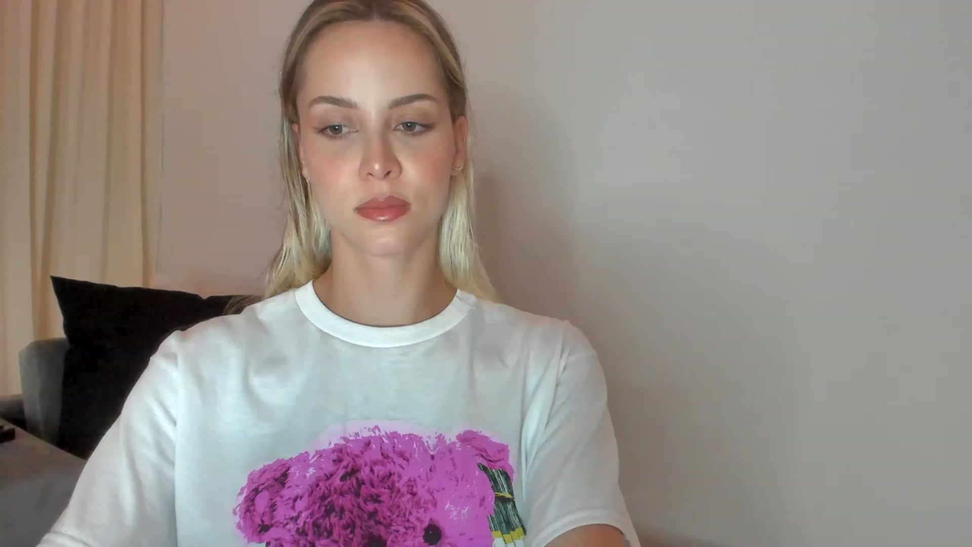 Gallery image thumbnail from Kimtylor_'s myfreecams stream on, 02/21/2023, 02:38 image 7 of 20